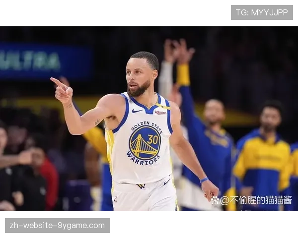 勇士球迷再见见证库里神奇三分雨，勇士库里三分最多的一场